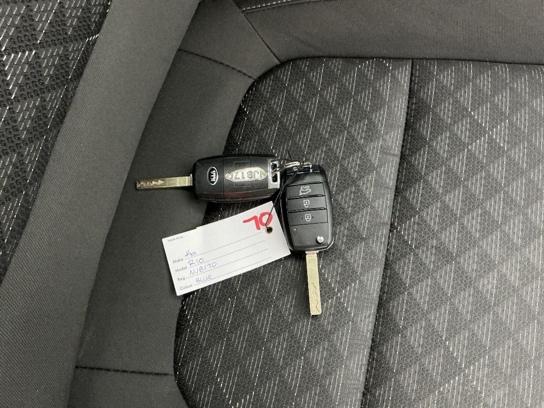 Photo '22' of KIA RIO