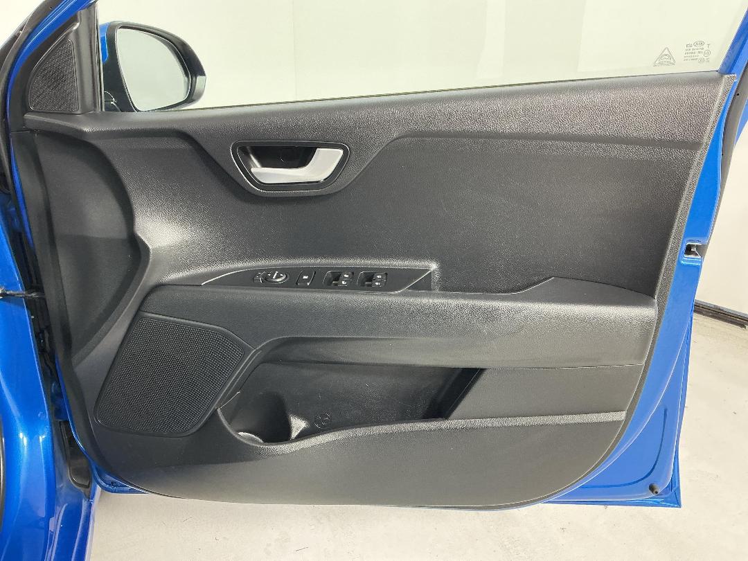 Photo '15' of KIA RIO