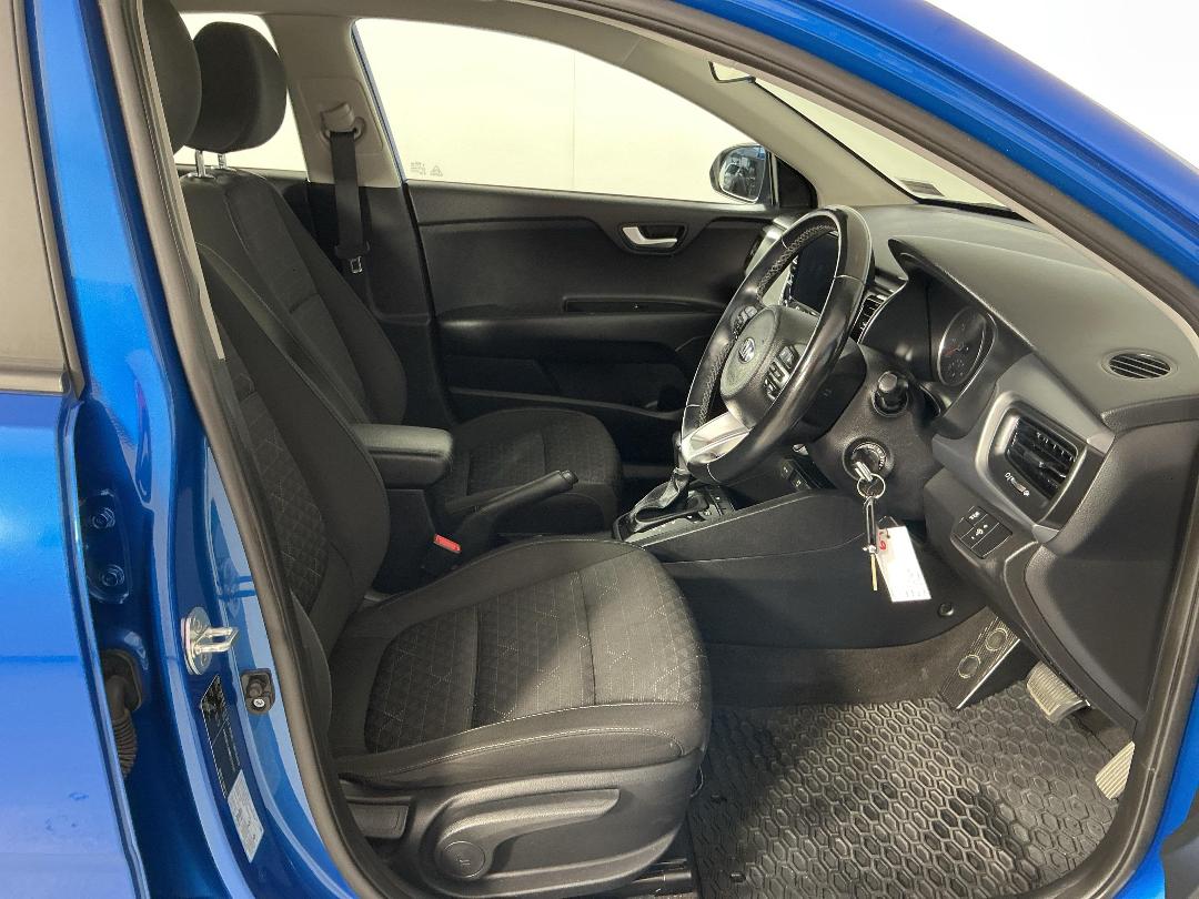 Photo '16' of KIA RIO