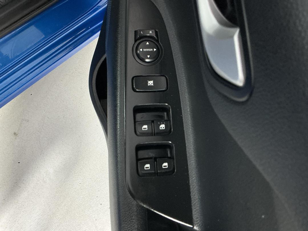 Photo '23' of KIA RIO