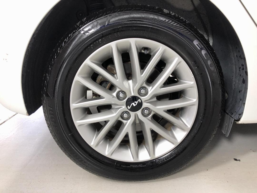 Photo '12' of KIA RIO Photo '12' of KIA RIO