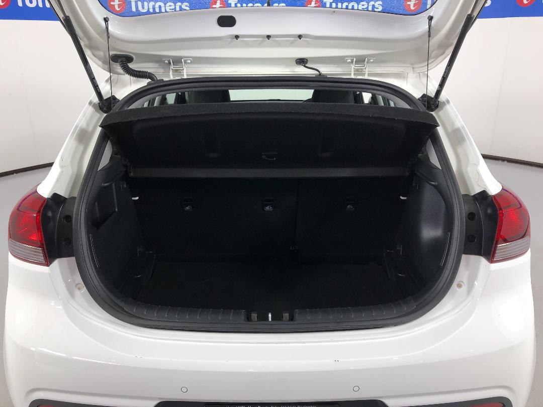 Photo '14' of KIA RIO Photo '14' of KIA RIO