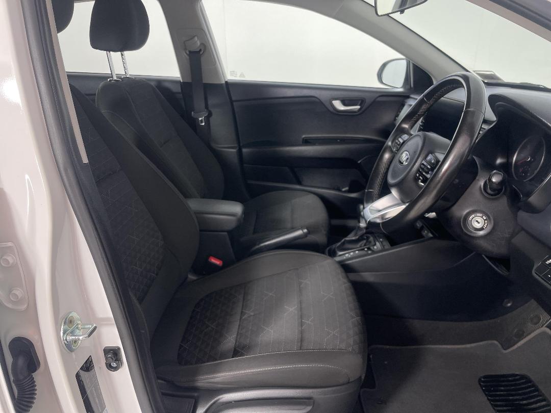 Photo '16' of KIA RIO Photo '16' of KIA RIO