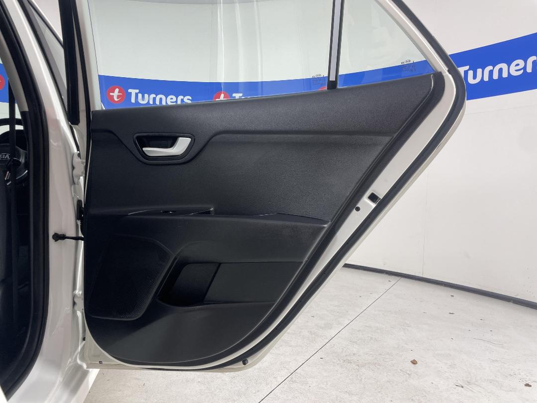 Photo '19' of KIA RIO Photo '19' of KIA RIO