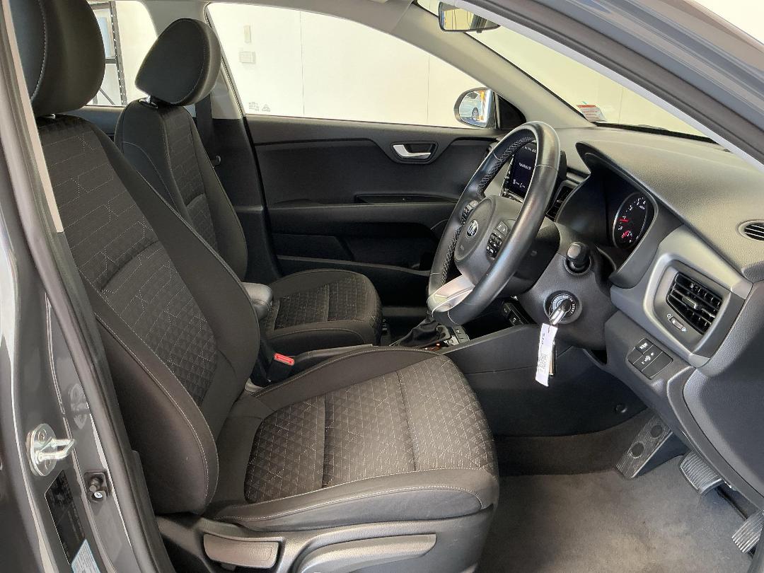 Photo '16' of KIA RIO Photo '16' of KIA RIO