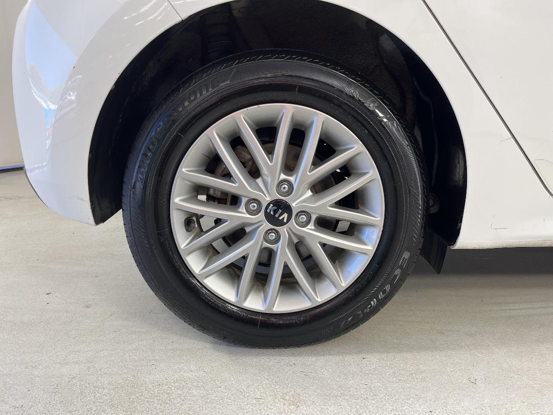 Photo '12' of KIA RIO