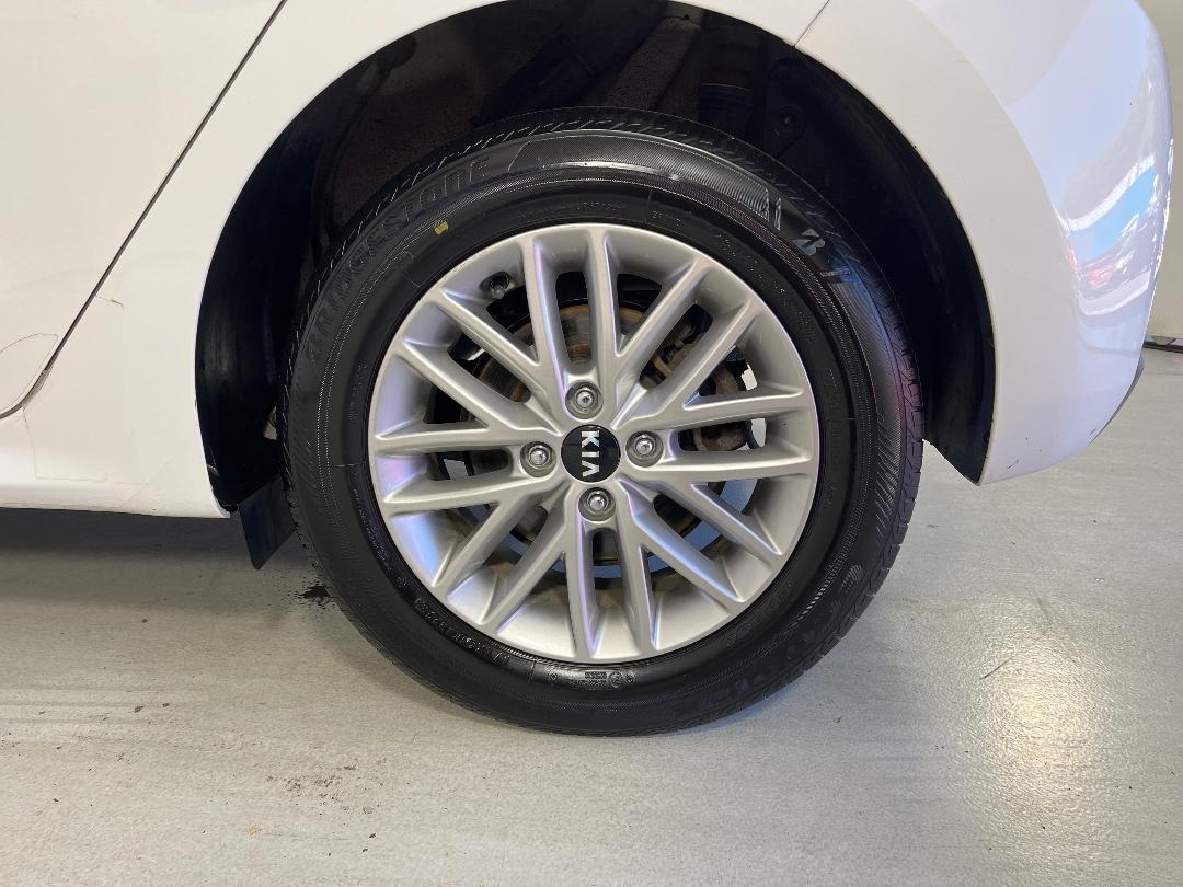 Photo '11' of KIA RIO