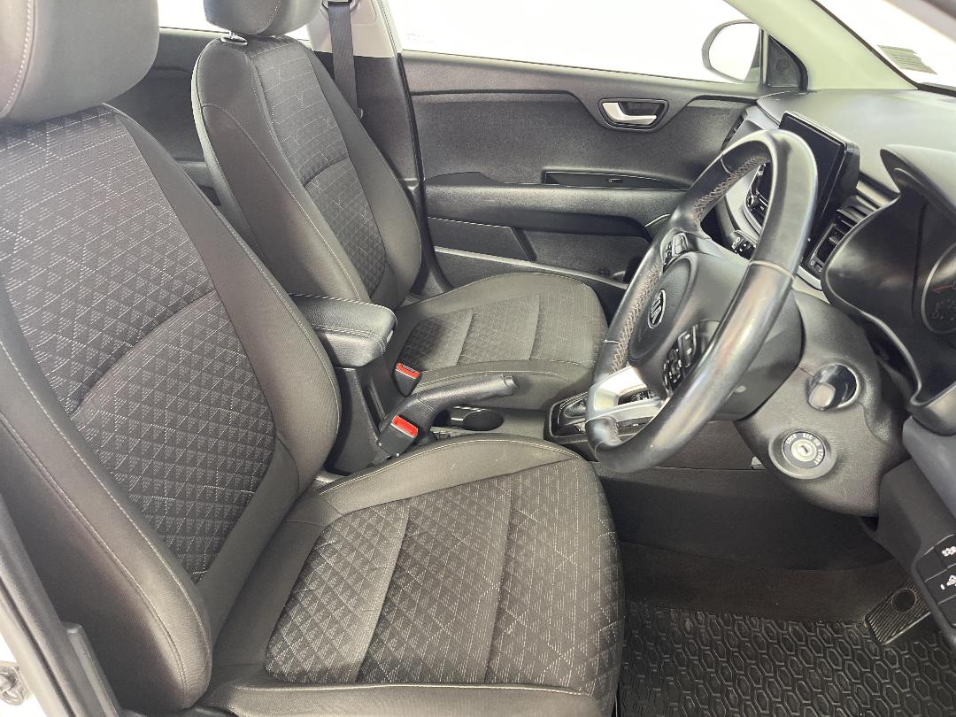 Photo '16' of KIA RIO