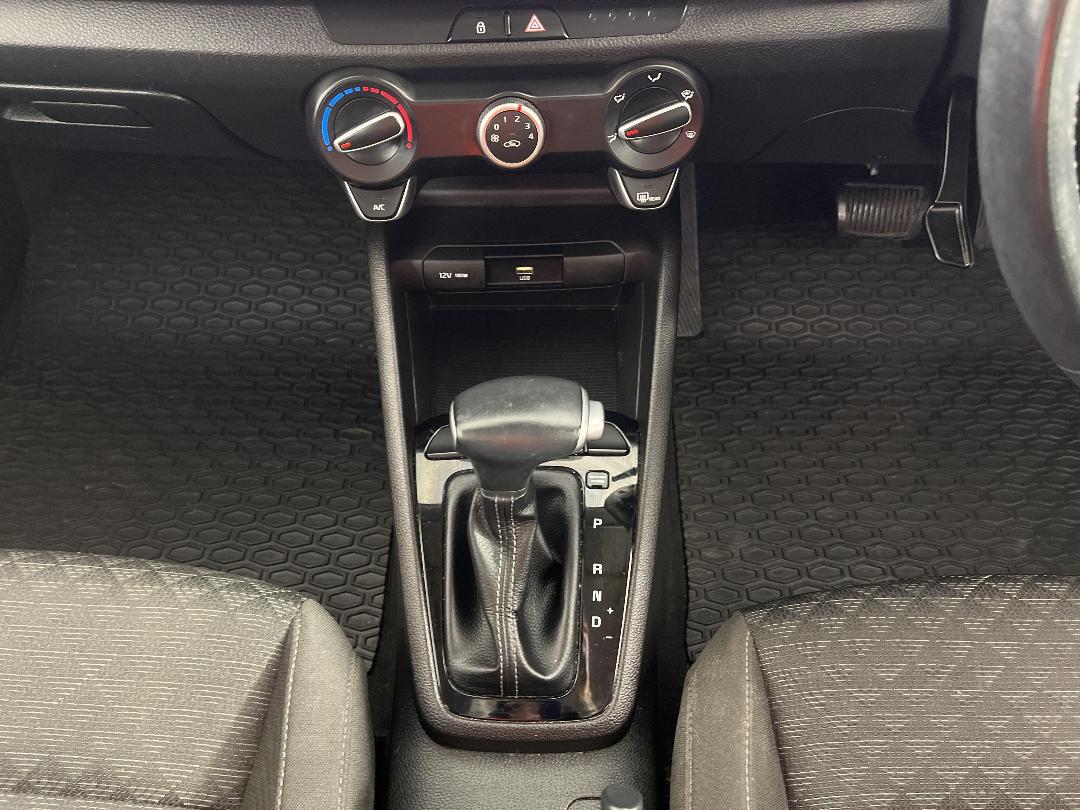 Photo '18' of KIA RIO