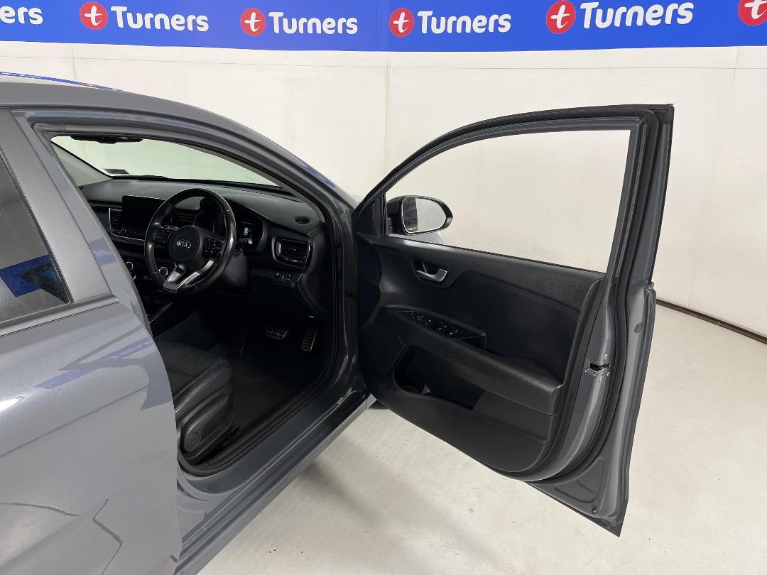 Photo '15' of KIA RIO