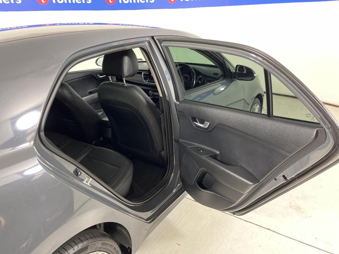 Photo '19' of KIA RIO