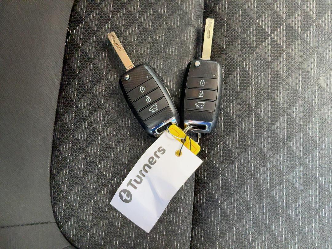 Photo '22' of KIA RIO