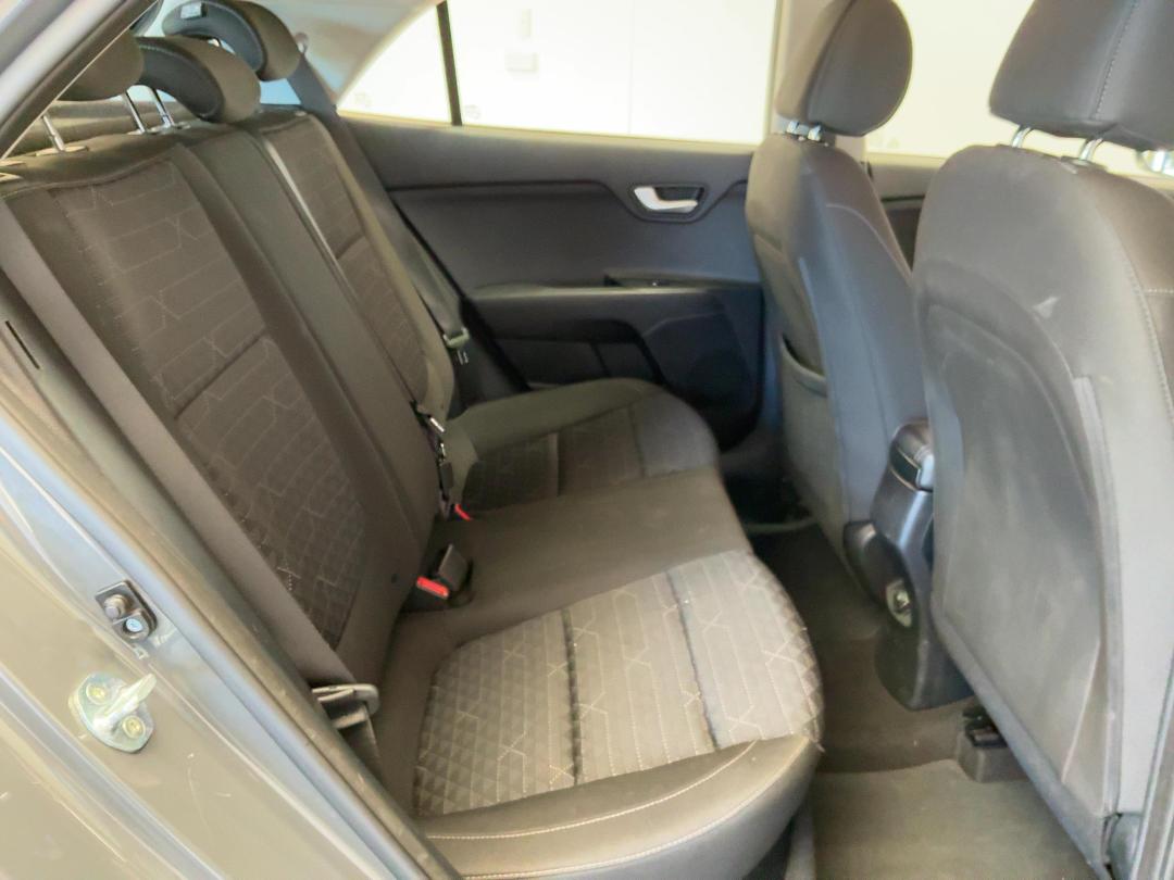 Photo '20' of KIA RIO