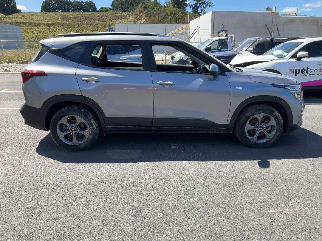 Photo '8' of KIA Seltos LX