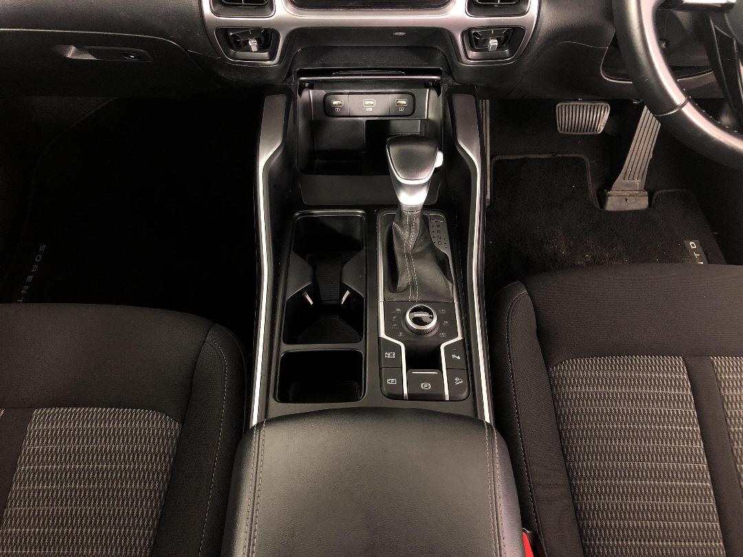 Photo '18' of KIA Sorento