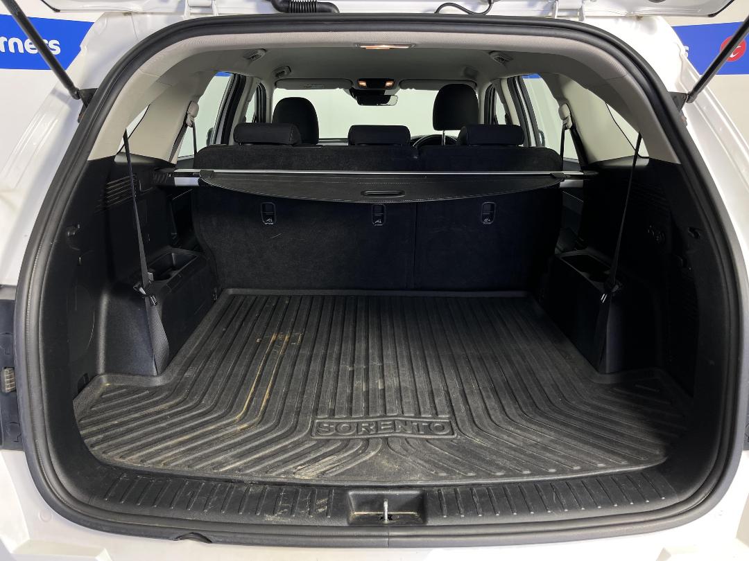 Photo '14' of KIA Sorento