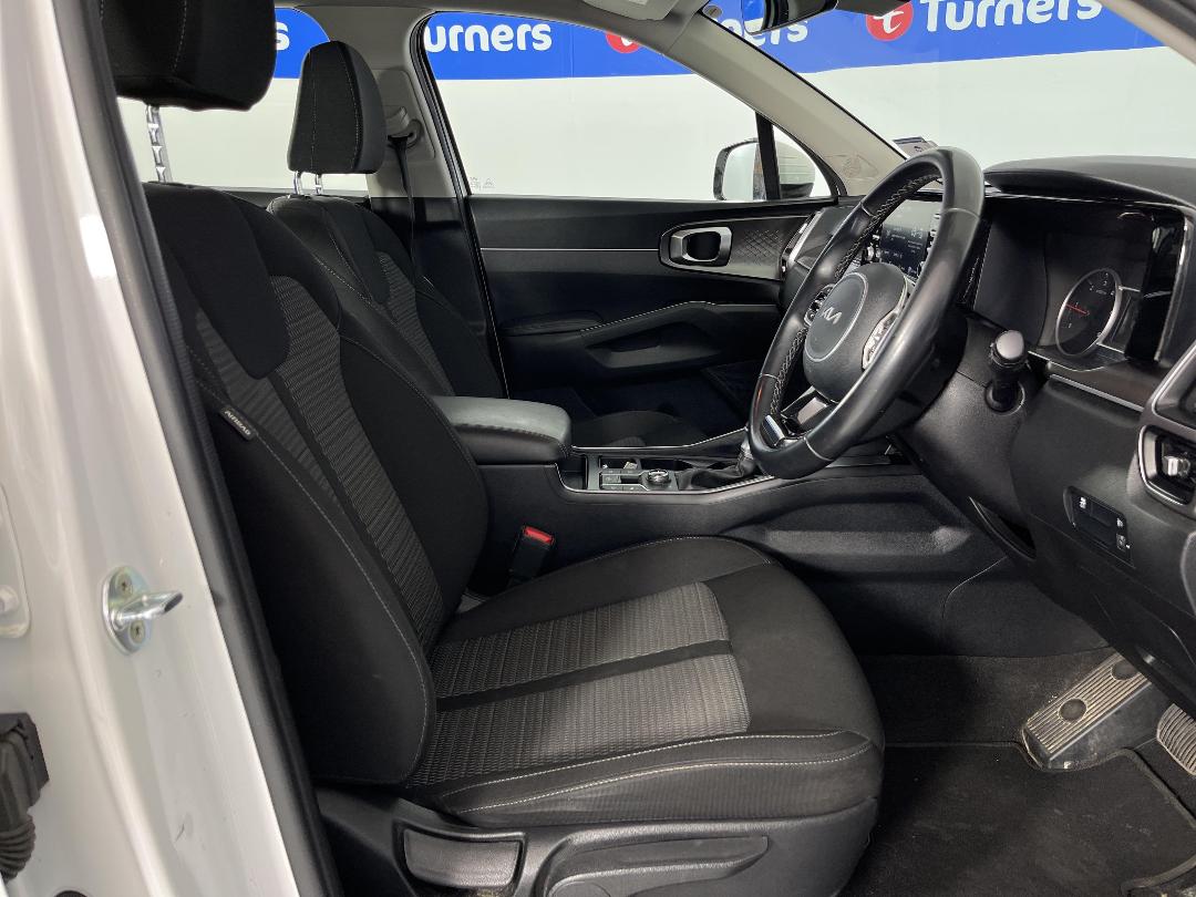 Photo '16' of KIA Sorento