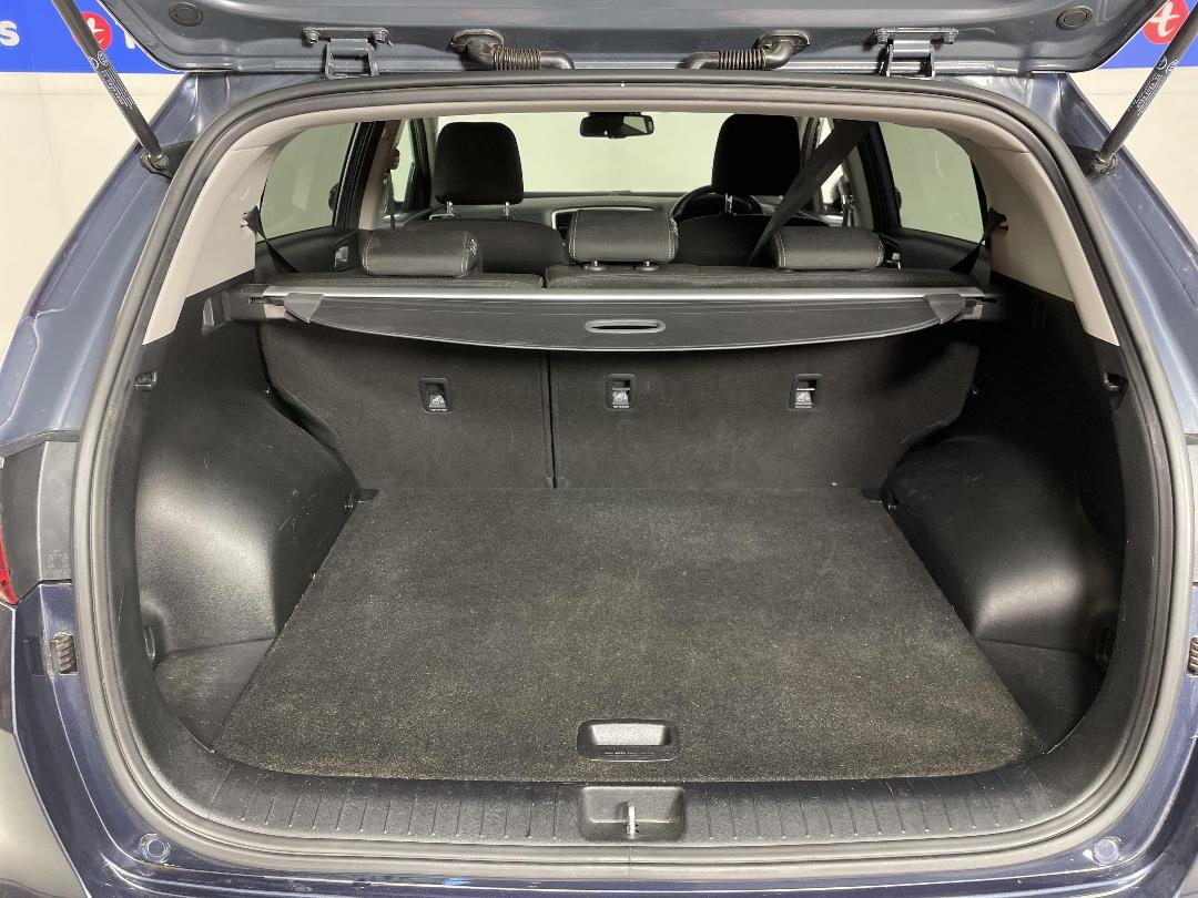 Photo '14' of KIA Sportage Photo '14' of KIA Sportage