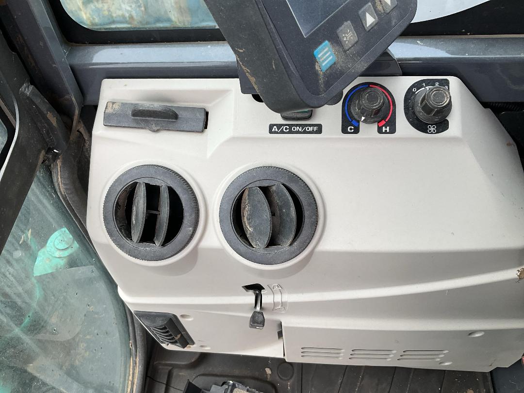 Photo '18' of Kobelco SK55SRX Excavator Photo '18' of Kobelco SK55SRX Excavator