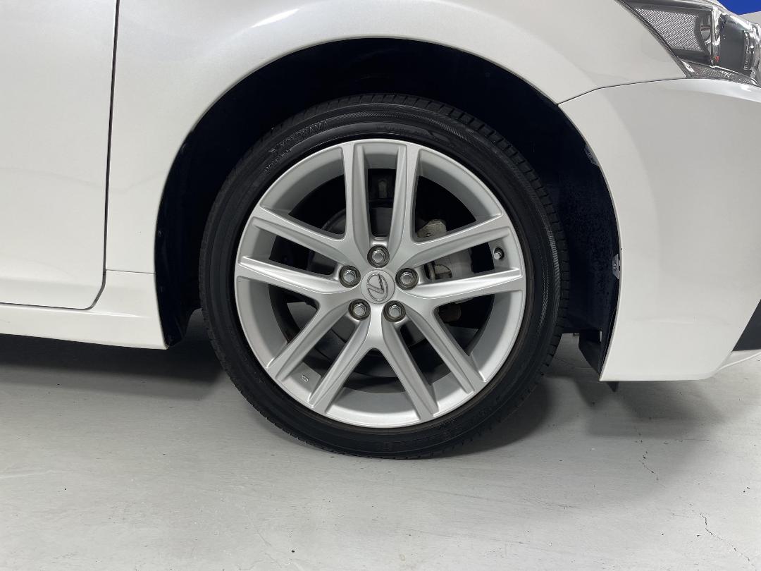 Photo '9' of Lexus CT200H Photo '9' of Lexus CT200H