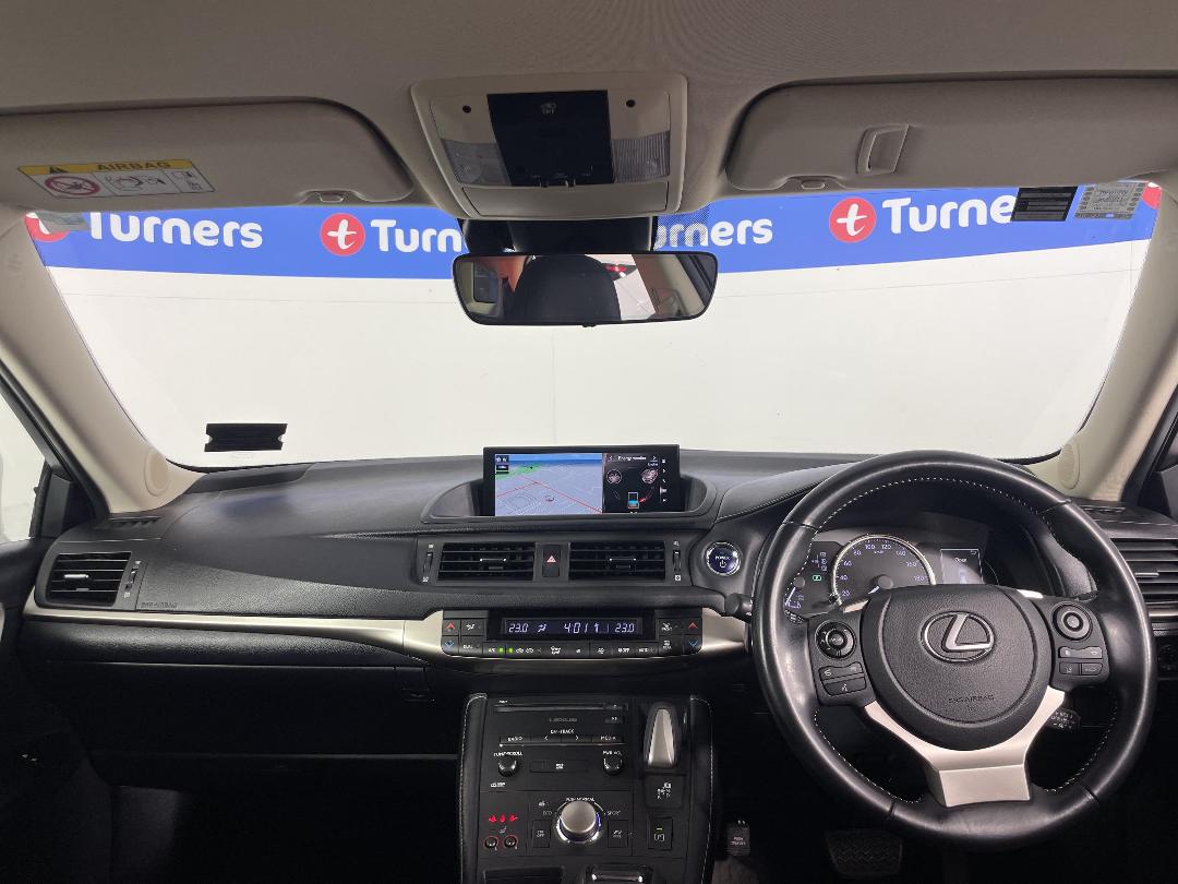 Photo '17' of Lexus CT200H Photo '17' of Lexus CT200H