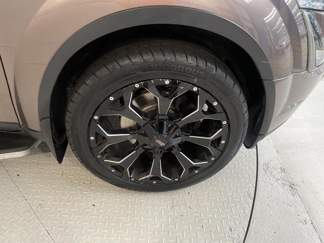 Photo '9' of Mahindra XUV