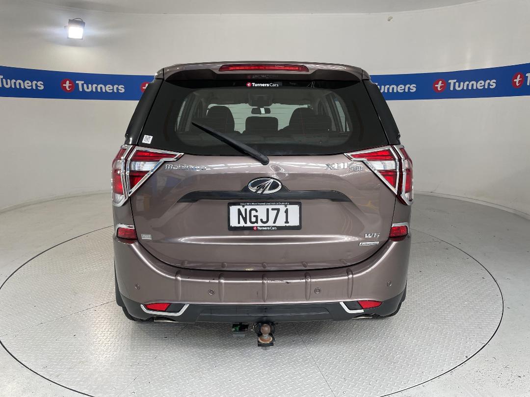 Photo '6' of Mahindra XUV