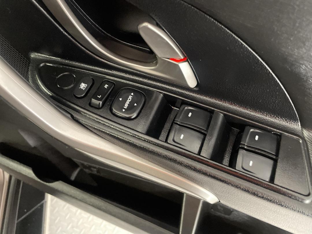 Photo '24' of Mahindra XUV