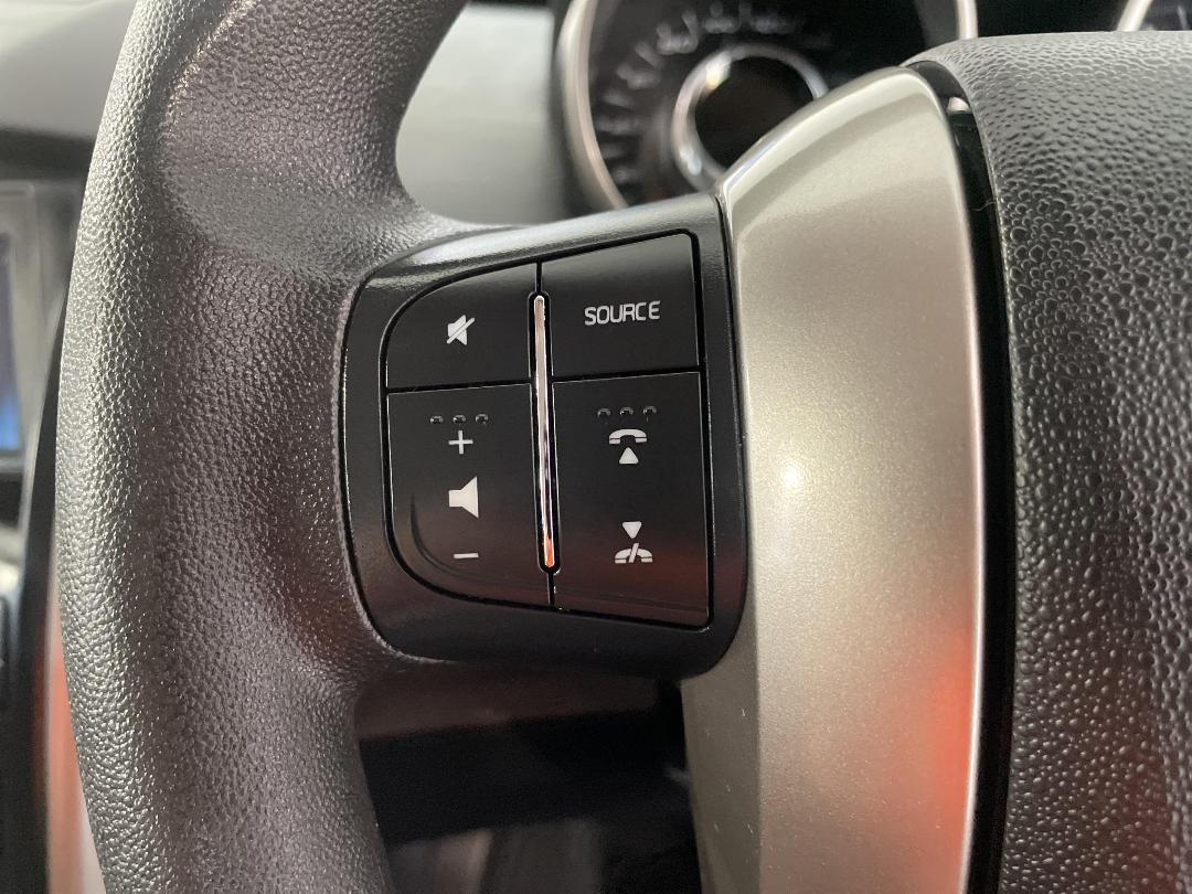 Photo '27' of Mahindra XUV