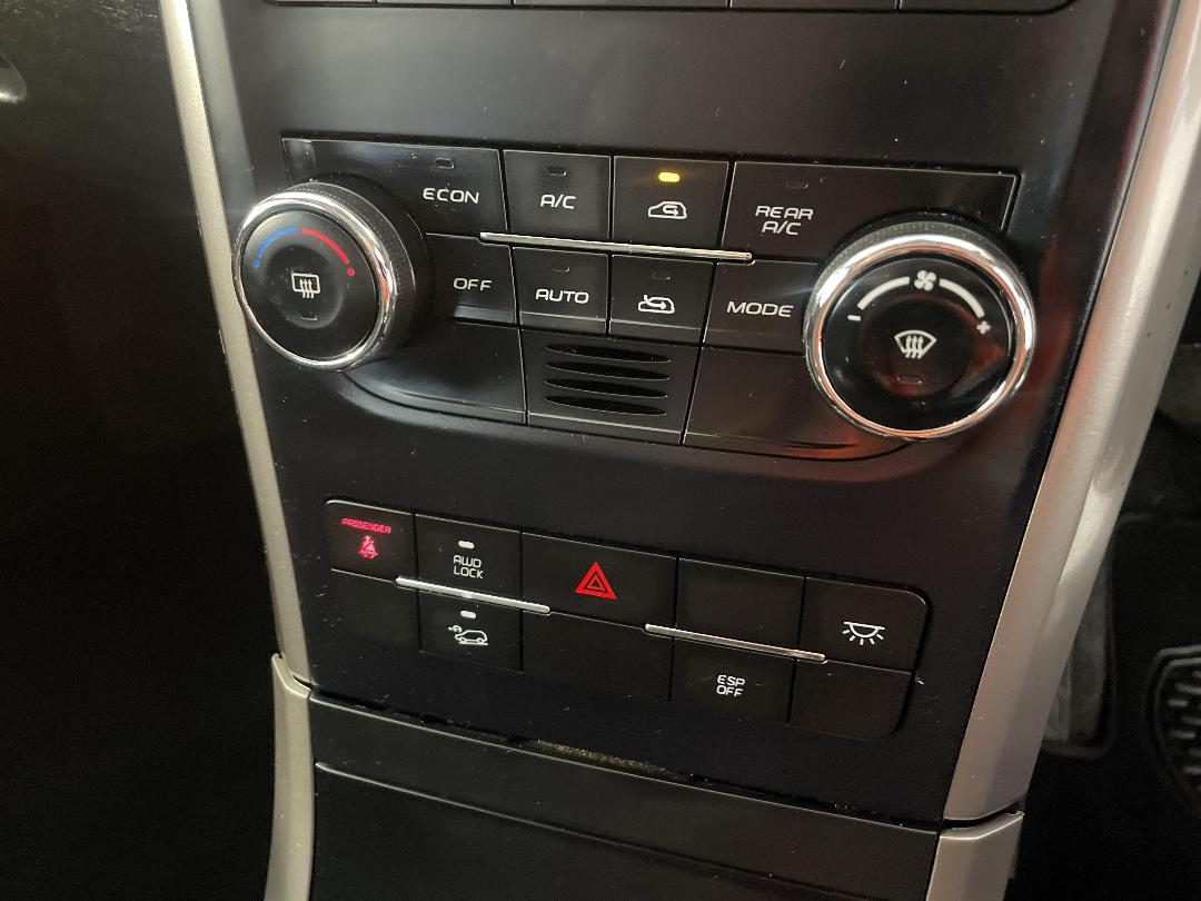 Photo '32' of Mahindra XUV