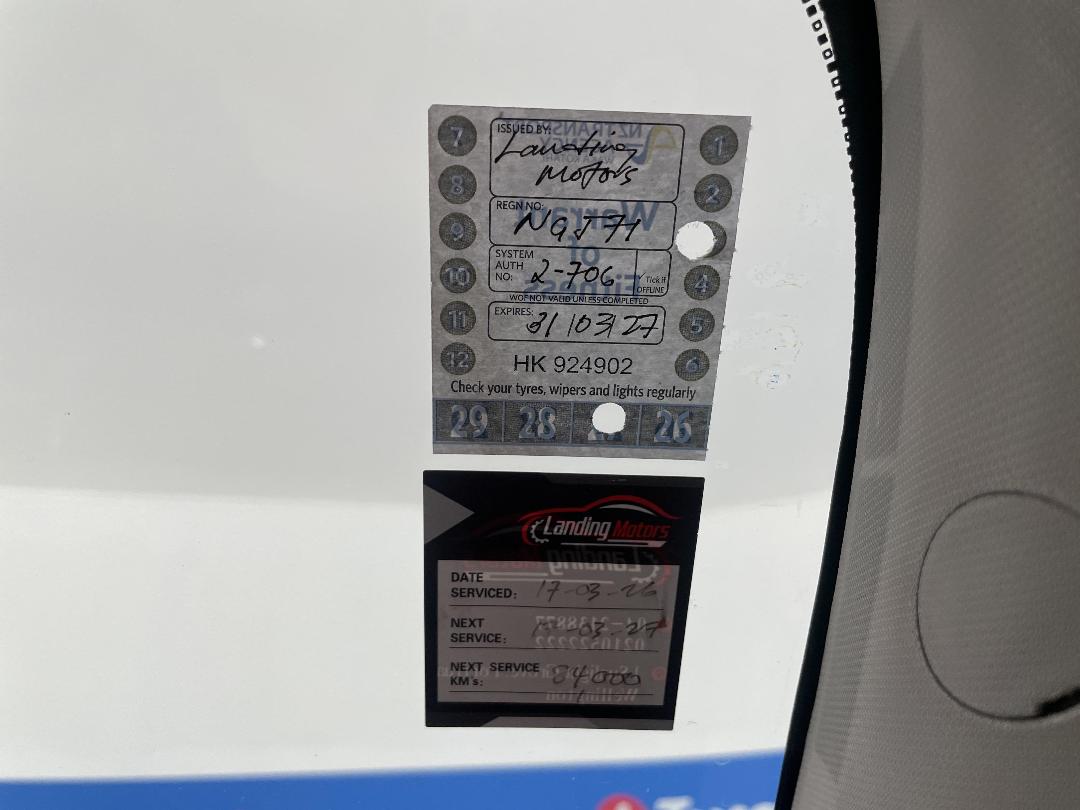 Photo '35' of Mahindra XUV