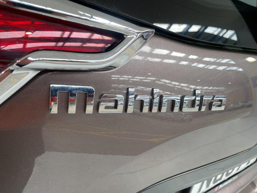 Photo '38' of Mahindra XUV