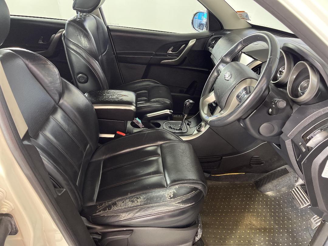 Photo '16' of Mahindra XUV Photo '16' of Mahindra XUV