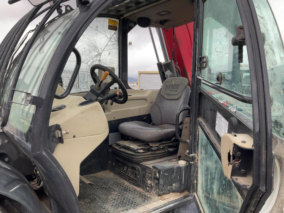 Photo '14' of Massey Fergusson TH7038 Telehandler