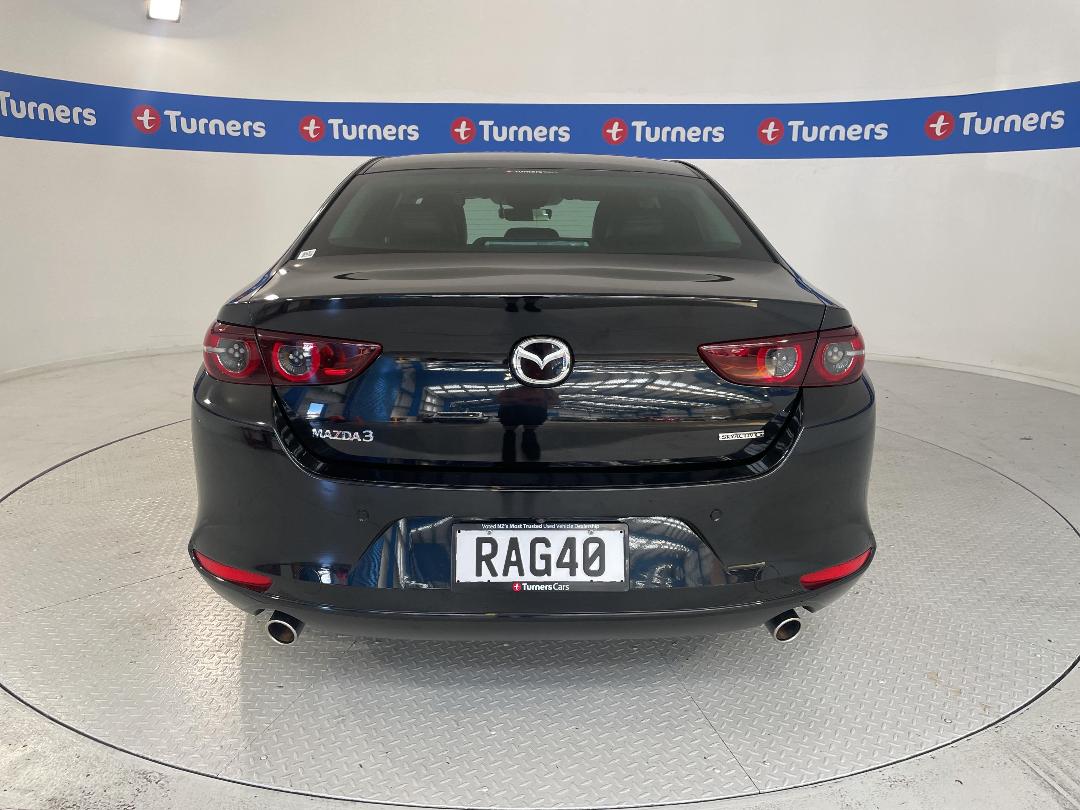 Photo '6' of Mazda 3