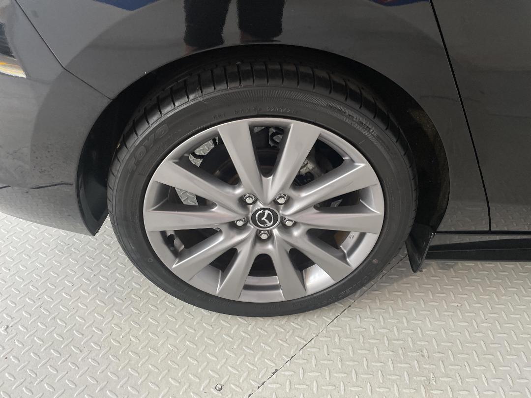 Photo '12' of Mazda 3