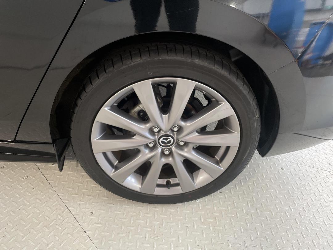 Photo '11' of Mazda 3