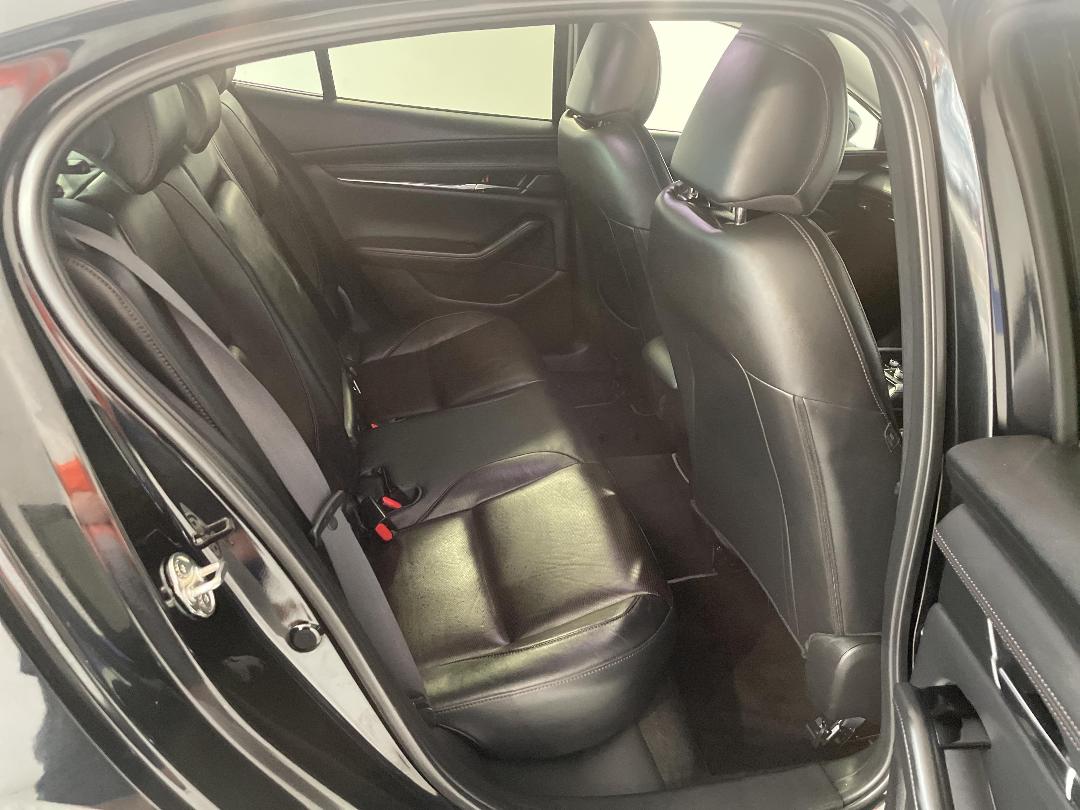 Photo '20' of Mazda 3