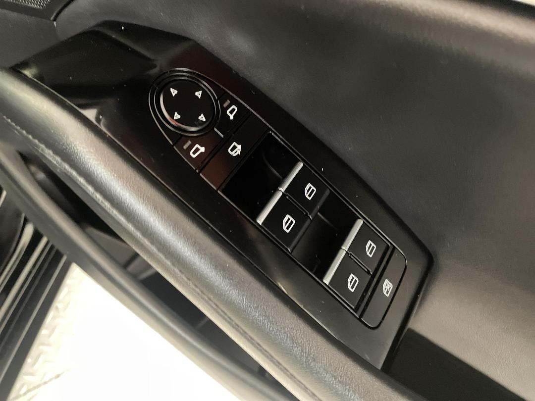 Photo '24' of Mazda 3