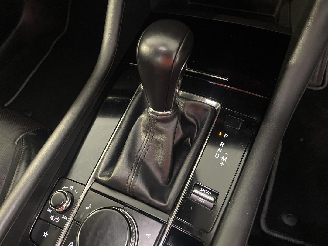 Photo '32' of Mazda 3