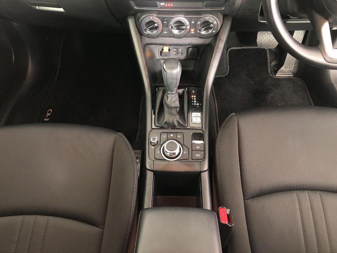 Photo '18' of Mazda CX-3