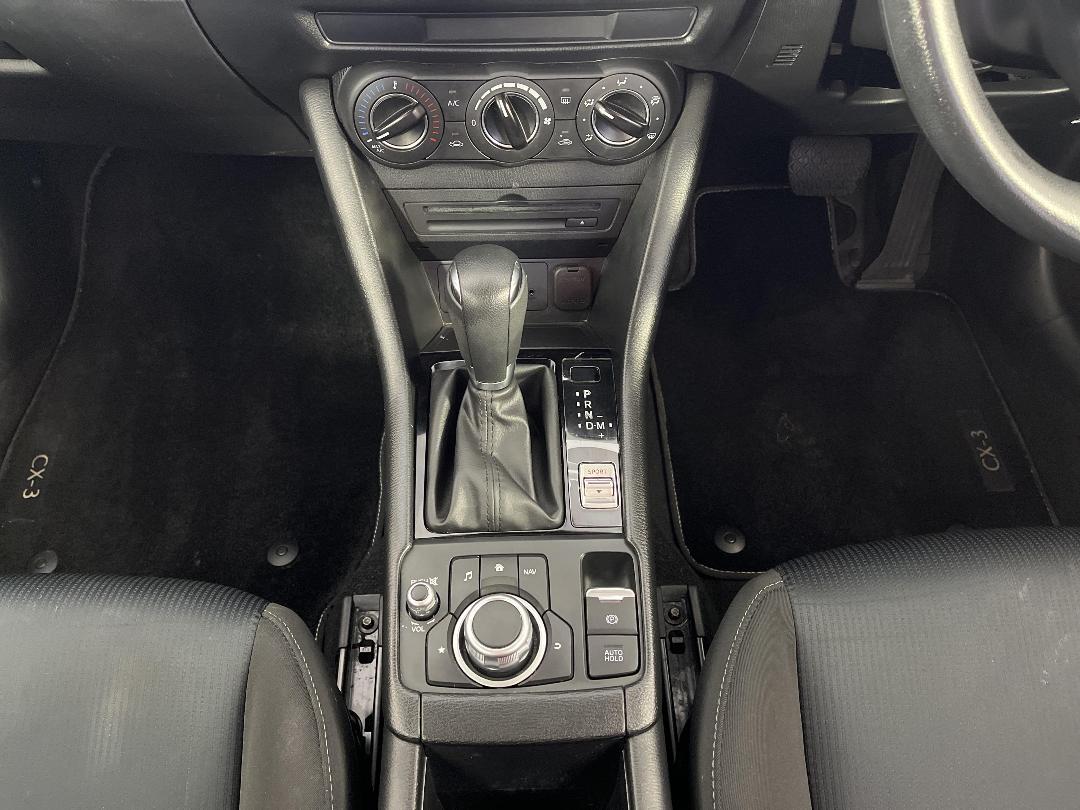 Photo '18' of Mazda CX-3