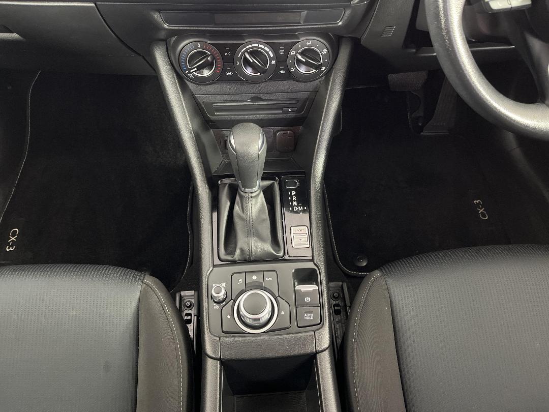 Photo '18' of Mazda CX-3