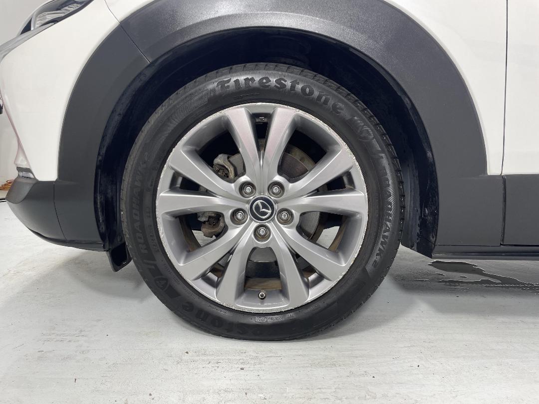 Photo '10' of Mazda CX-30