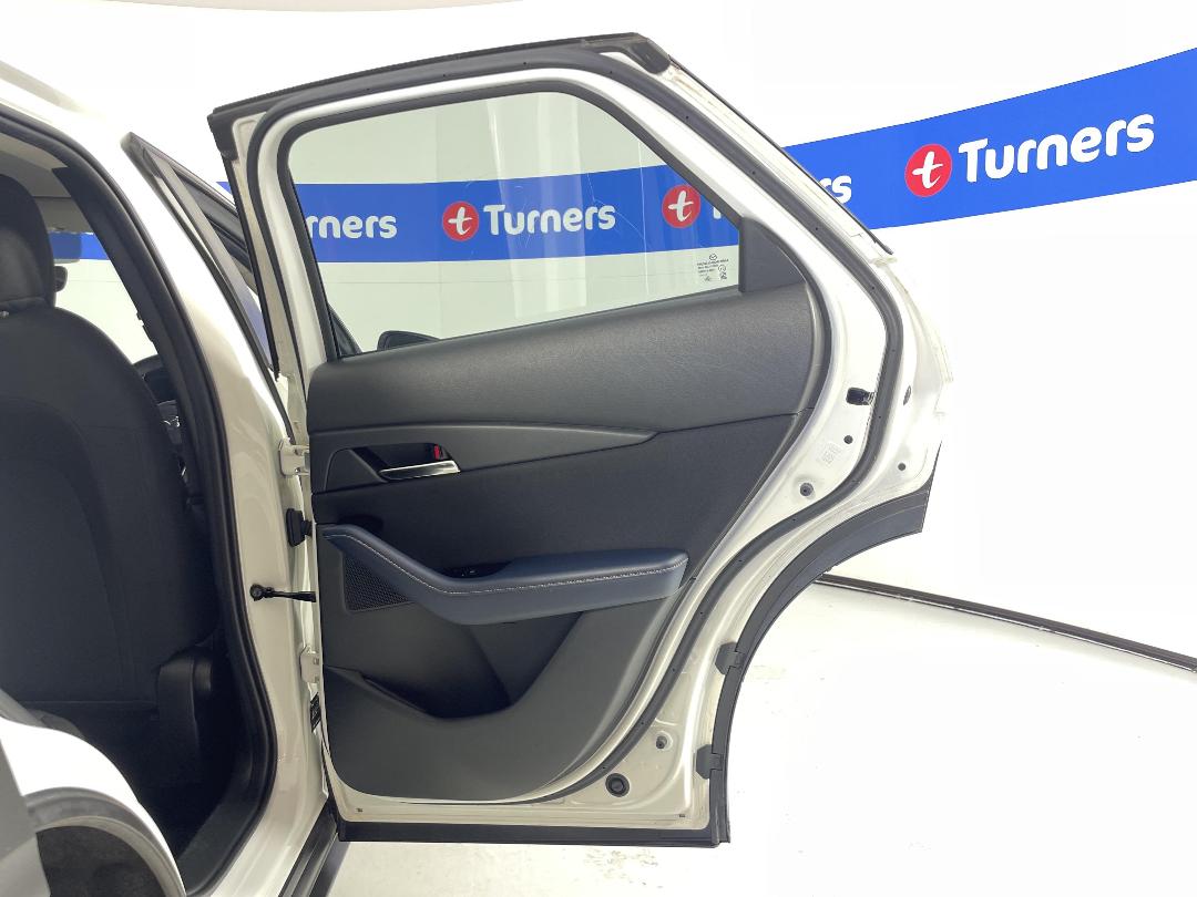 Photo '19' of Mazda CX-30