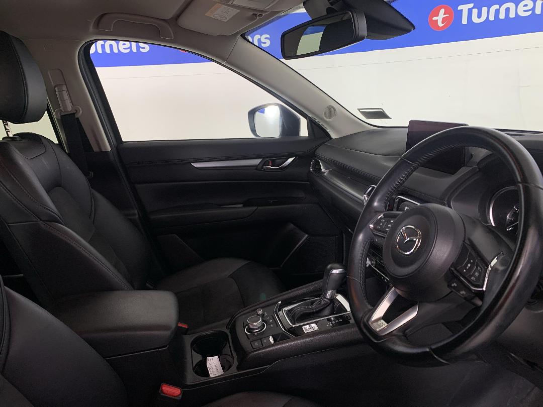 Photo '16' of Mazda CX-5