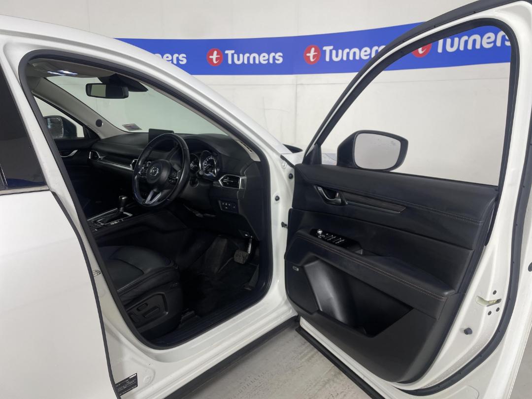 Photo '15' of Mazda CX-5