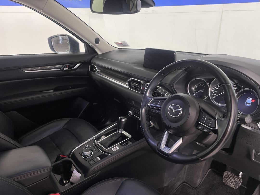 Photo '16' of Mazda CX-5