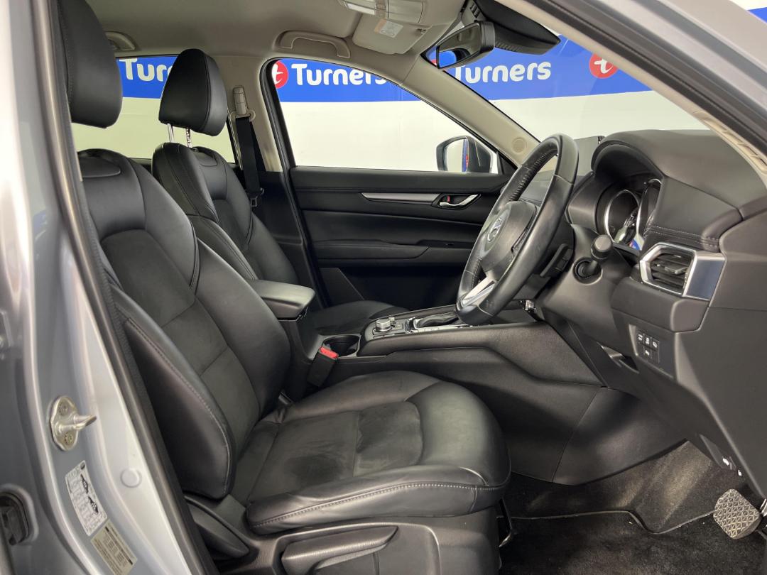 Photo '16' of Mazda CX-5