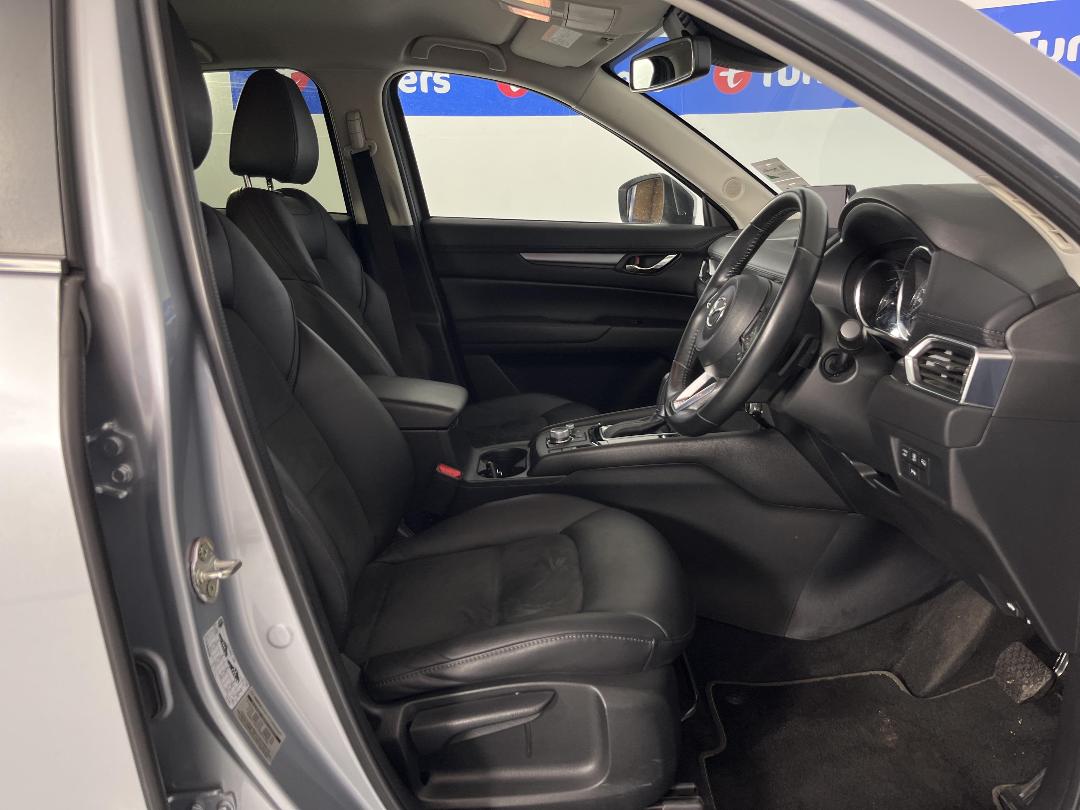 Photo '16' of Mazda CX-5 Photo '16' of Mazda CX-5